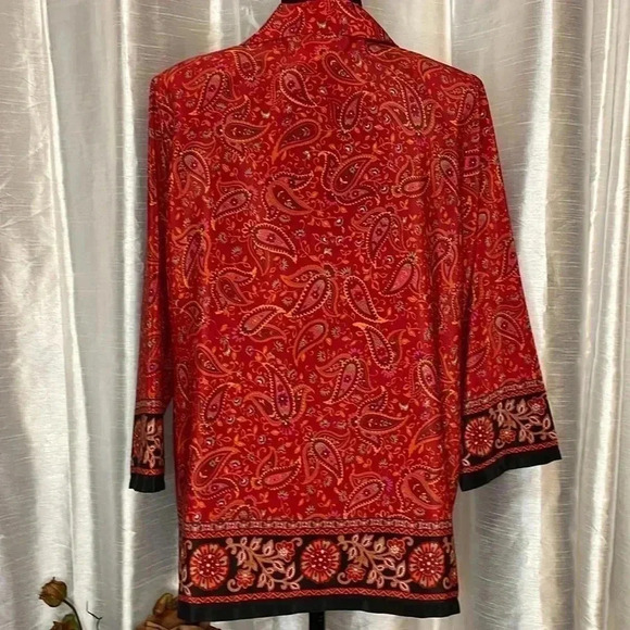 Sag Harbor Women’s Medium Red Paisley Floral 3/4 Sleeve Button Down Blouse - Picture 4 of 7